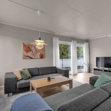 Stort Hus Med Mange Soverom Sentralt I Tromso Exterior photo