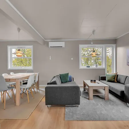 Stort Hus Med Mange Soverom Sentralt I Tromso Exterior photo