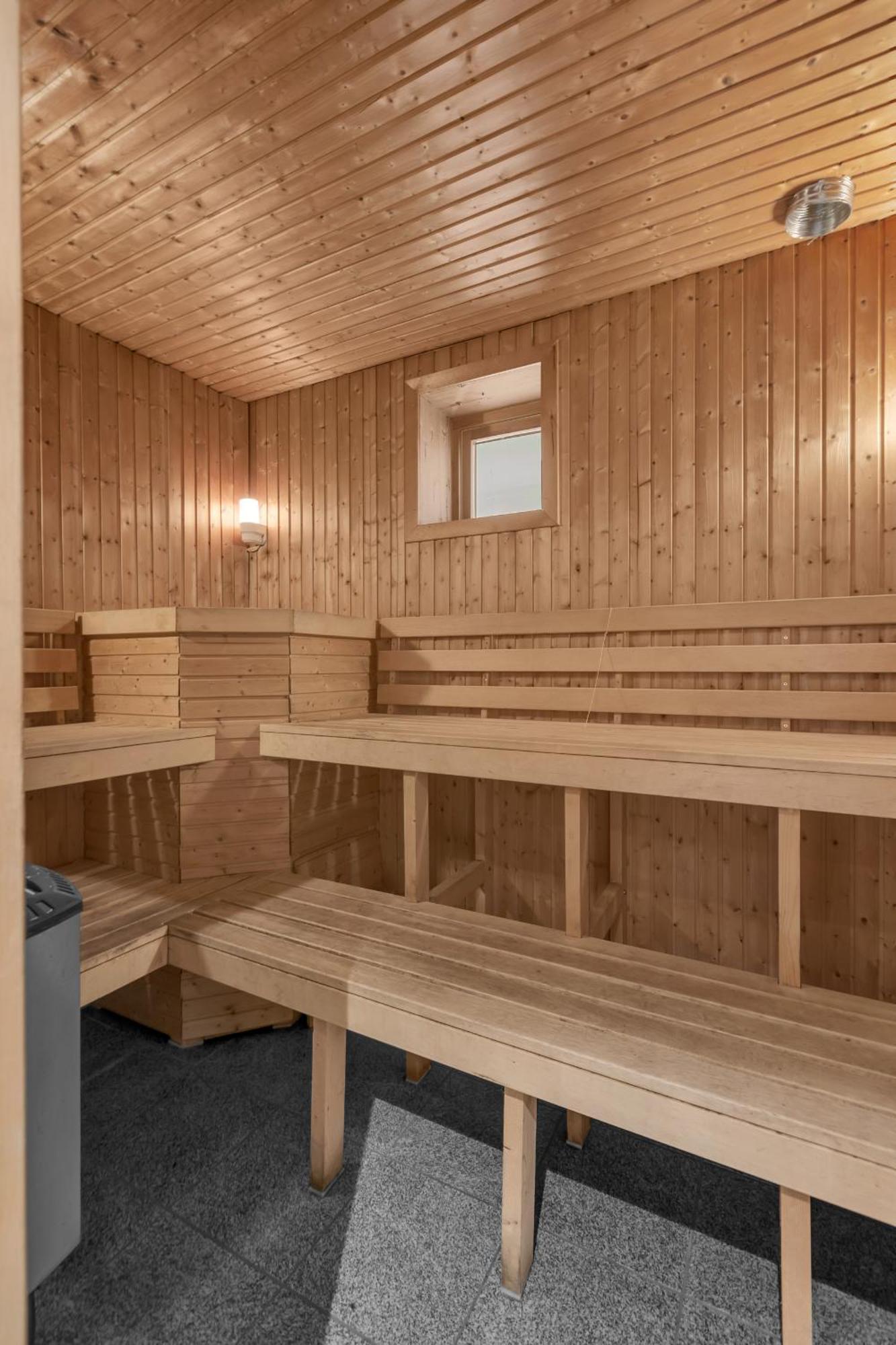 Stort Hus Med Mange Soverom Sentralt I Vakantiehuis